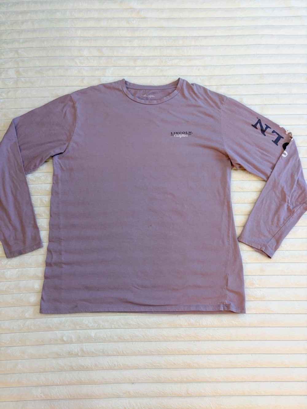 Lincoln Outfitters Long Sleeve Graphic Tee XL Mauve Pink Logo Shirt Casual